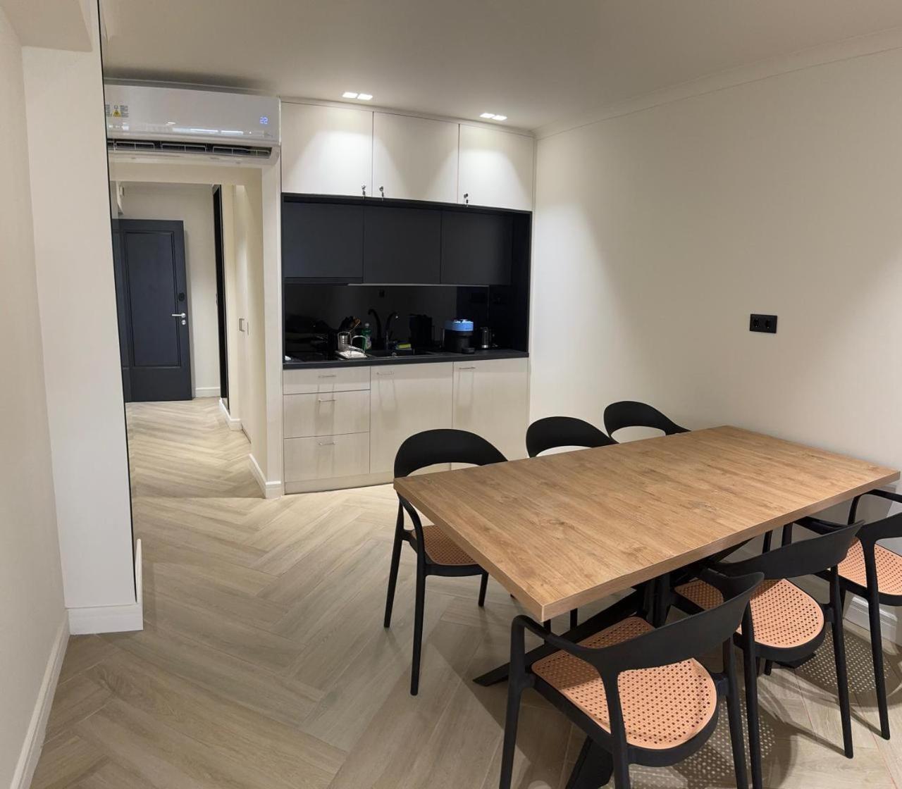 Triple A - Near Ermou Shopping Street - Family Hospitality - Free Parking! Aparthotel Athena Bagian luar foto