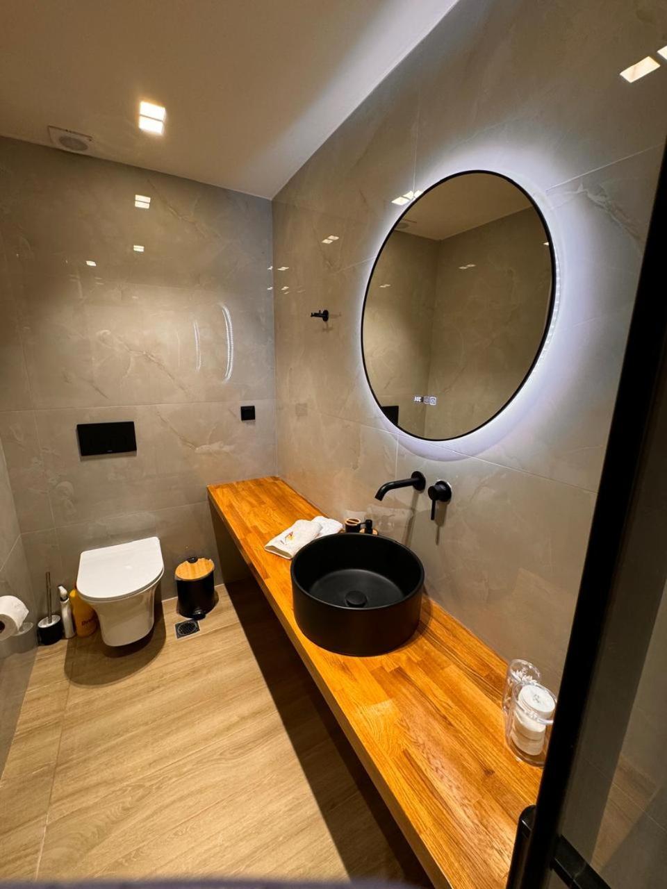 Triple A - Near Ermou Shopping Street - Family Hospitality - Free Parking! Aparthotel Athena Bagian luar foto